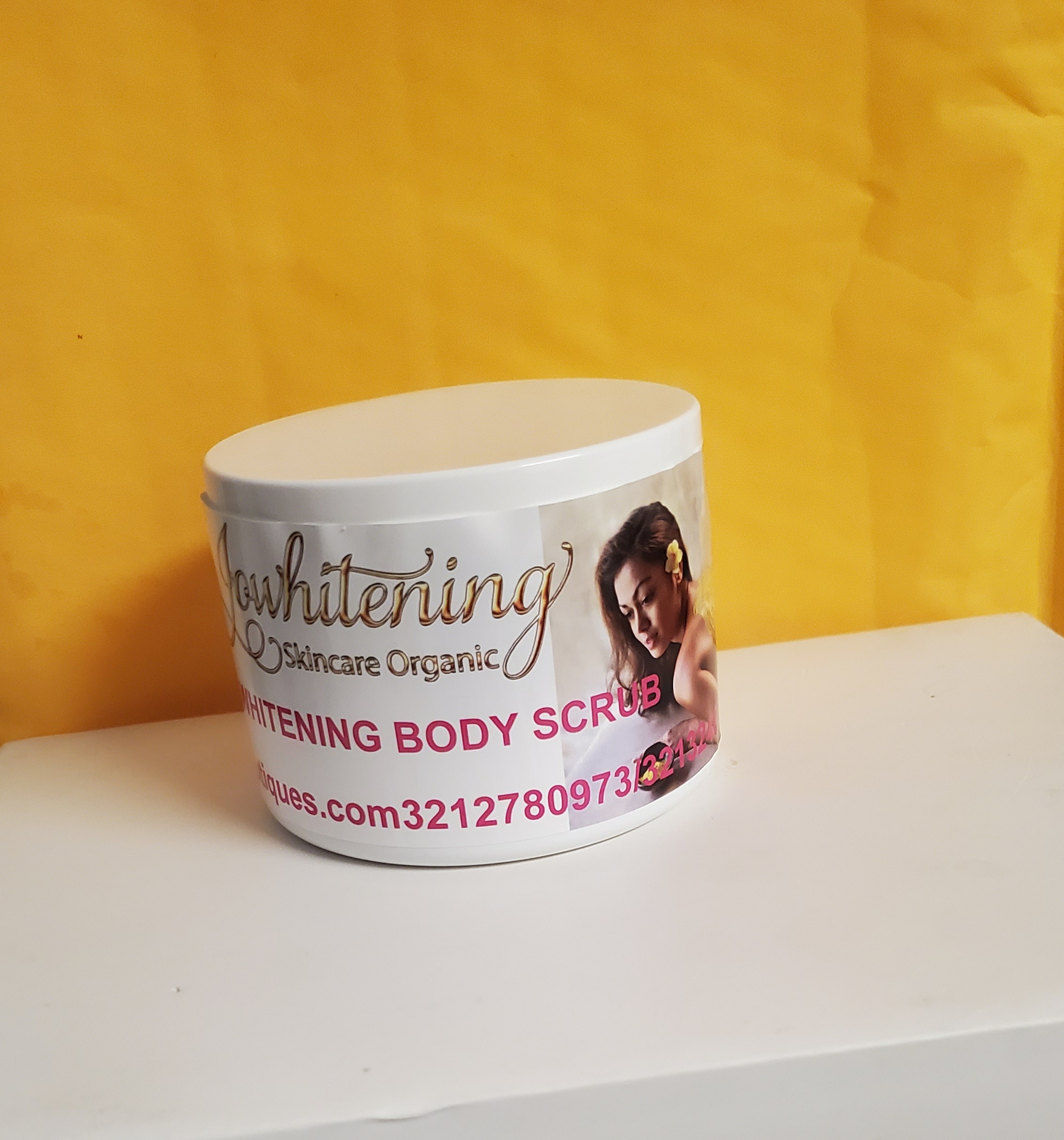 KOJIC BODY WHITENING SCRUB 12oz. KM